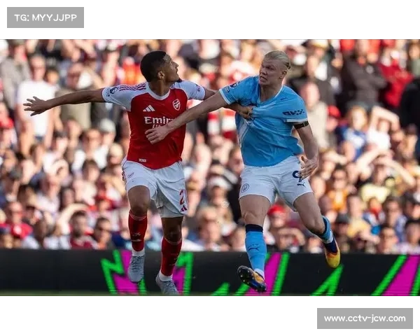 哈兰德进球后指天悼念恩师,伊蒂哈德球场全场默哀